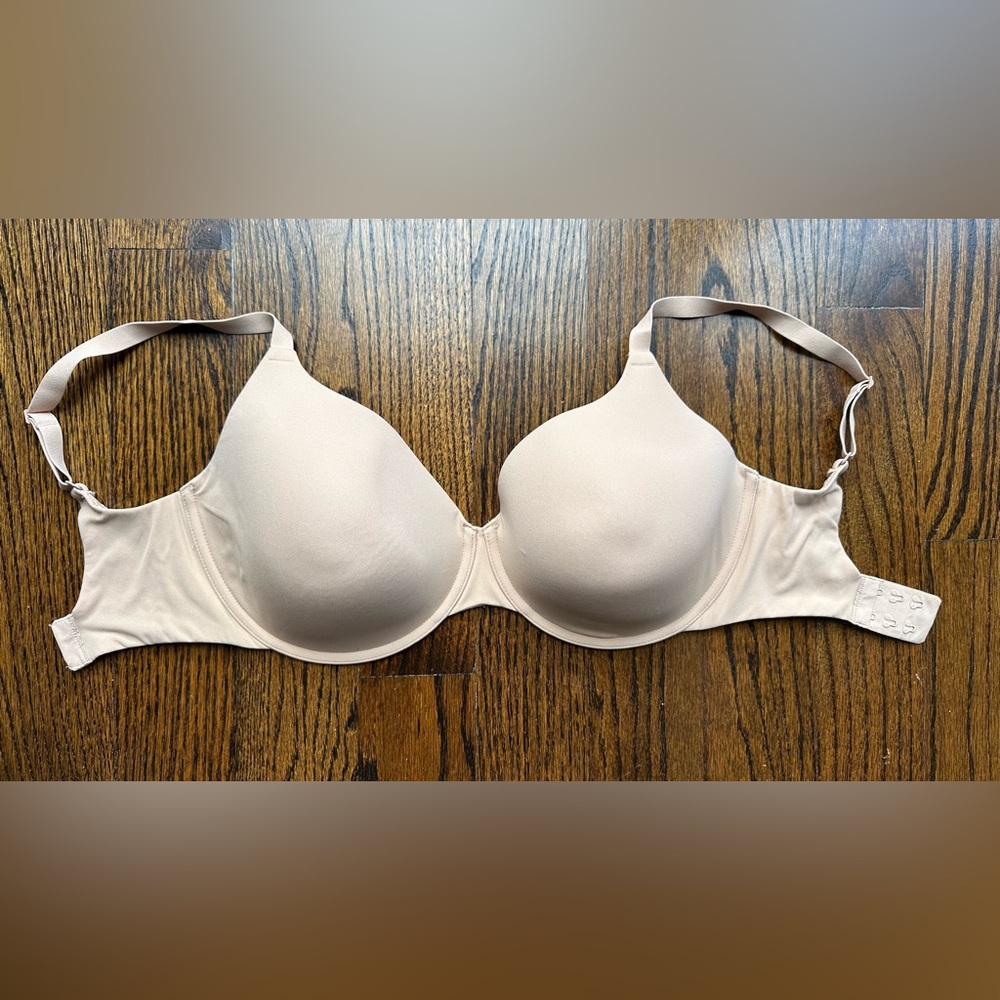 SKIMS Women's Bra | FITS EVERYBODY T-SHIRT BRA | CLAY